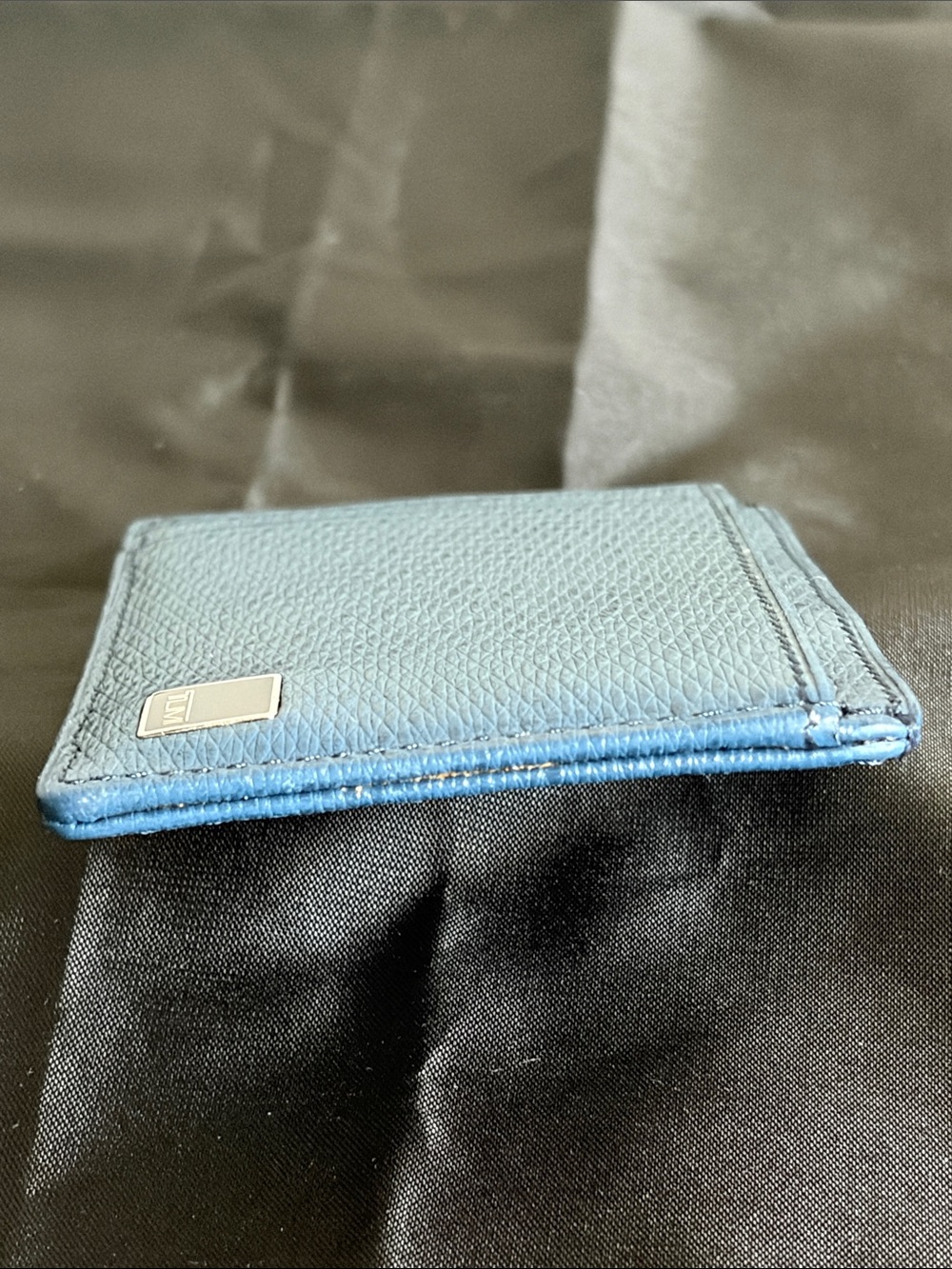 Men’s Tumi Blue Leather Slim Card Holder/Money Clip with Metal Logo - Picture 6 of 9